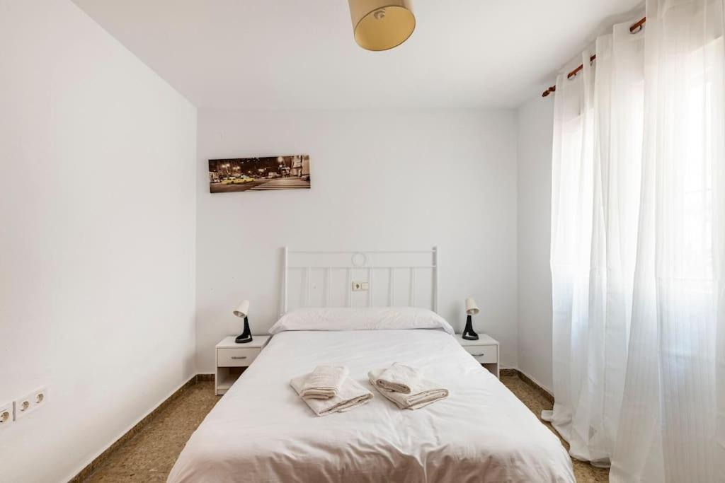 Amplio Piso Para Disfrutar Del Centro De Malaga Con Parking Gratuito Luaran gambar