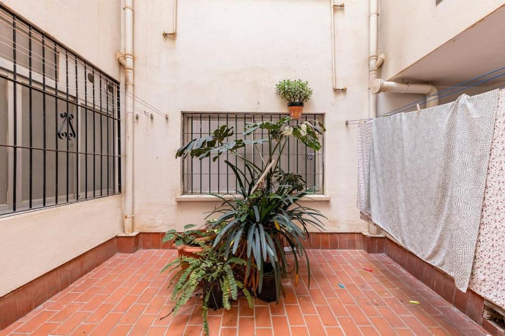 Amplio Piso Para Disfrutar Del Centro De Malaga Con Parking Gratuito Luaran gambar